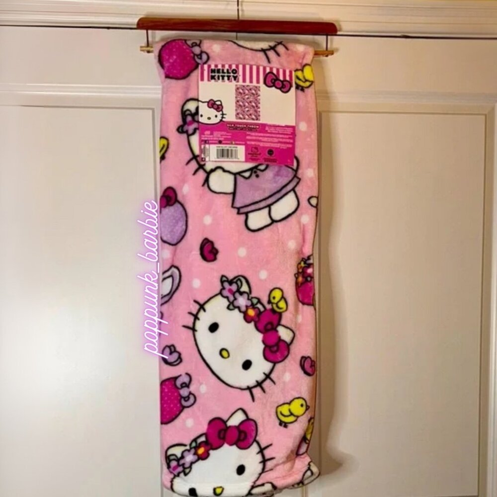 Hello Kitty‎ Pink Easter Throw Blanket 50x70 Sanrio Spring NWT